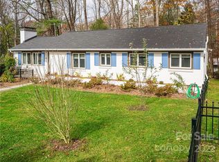 26 Woodcrest Rd, Asheville, NC 28804