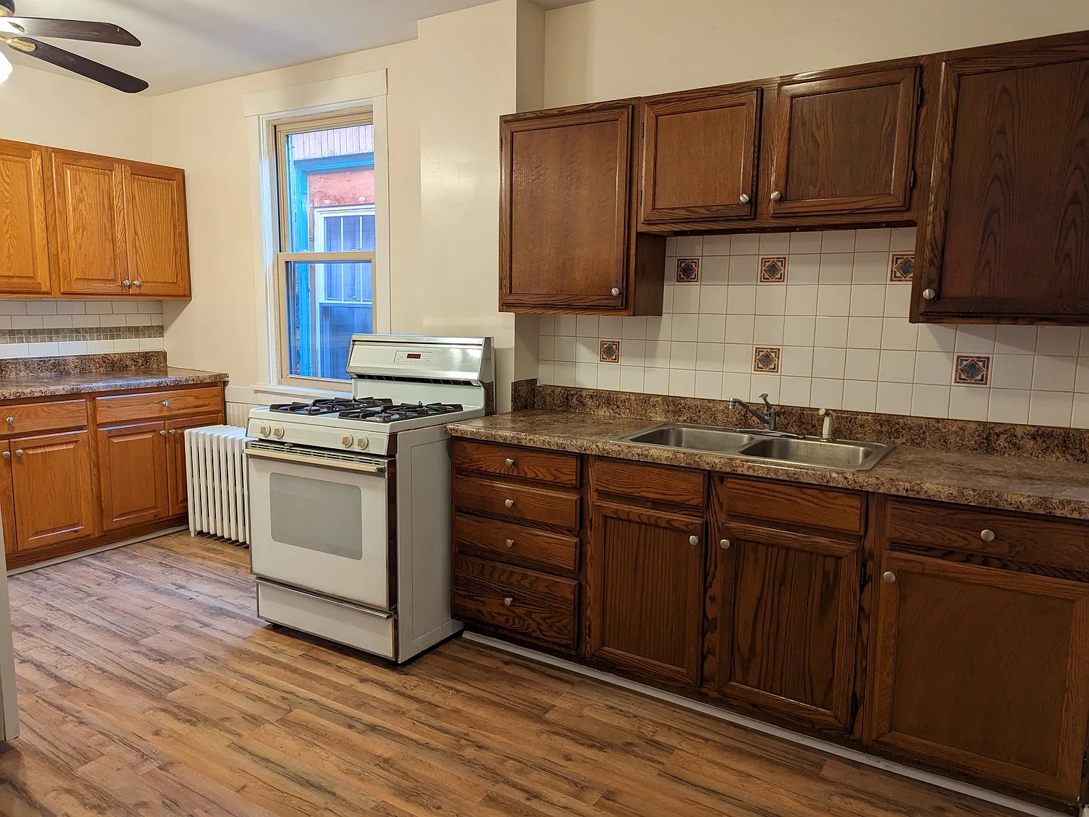 2 bed, 1300 sqft, $1,025 — Photo 3