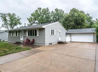 5861 5th St NE, Fridley, MN 55432