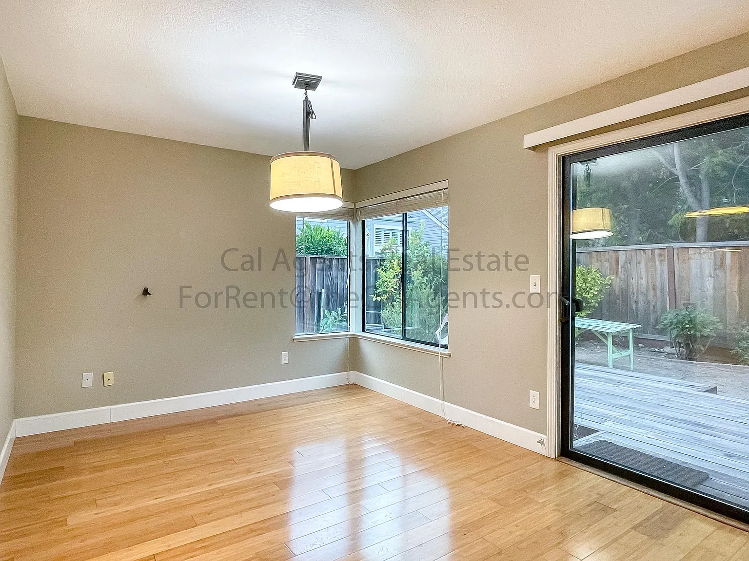 3 bed, 2.5 bath, 1525 sqft, $4,700 — Photo 4