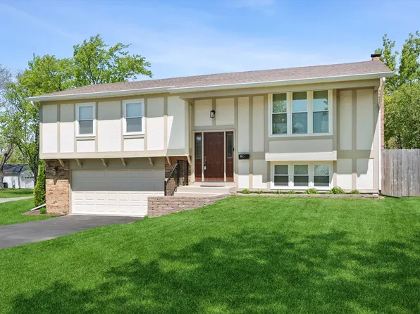 224 E Cedarwood Ct, Palatine, IL 60067