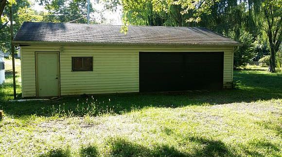 2nd image of 626 S Willow St