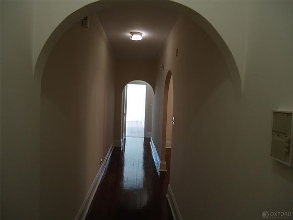 3rd image of 3216 Crescent St APT B6