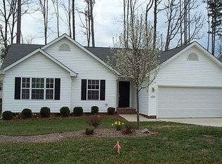 2207 Oak Stream Ln, Apex, NC 27523