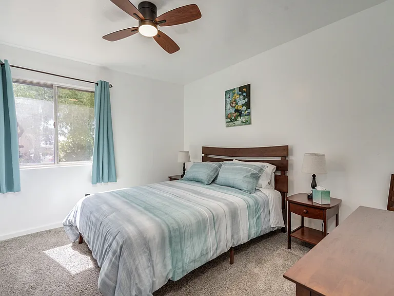 E Celeste Dr — Photo 26