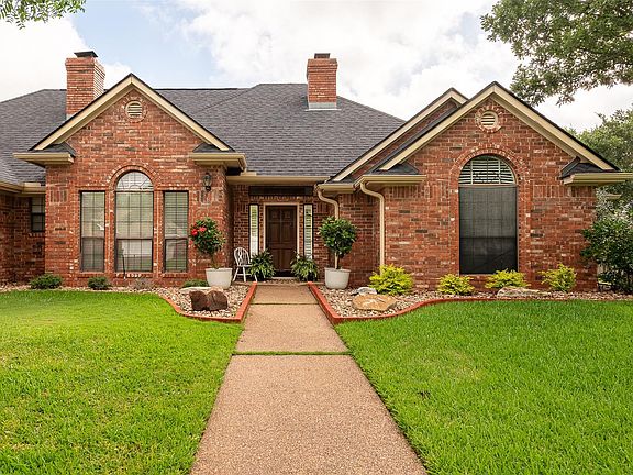 2nd image of 2905 Aztec Ct