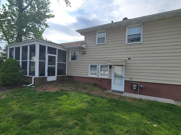 117 N Brookfield Rd — Photo 23
