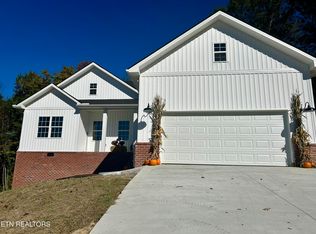 132 Cross Dr, Tazewell, TN 37879