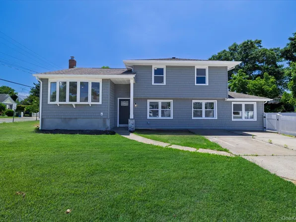 62 Alhambra Road, Baldwin, NY 11510