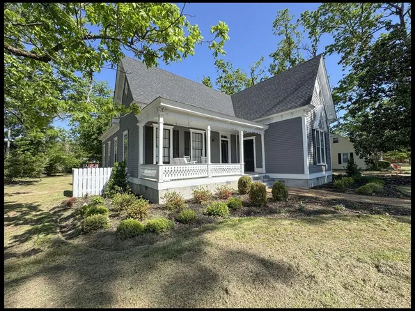 201 Boothe St, Batesville, MS 38606