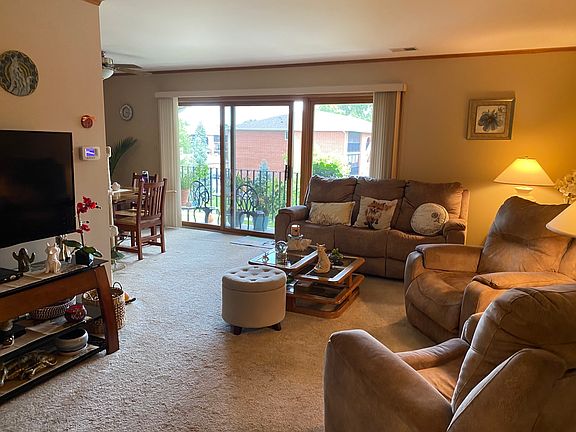 5th image of 5030 W Circle Dr #106