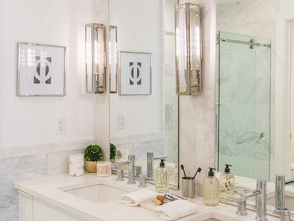 Owner s bath with dual vanities