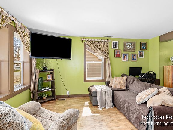 5th image of 8887 Stebbins St