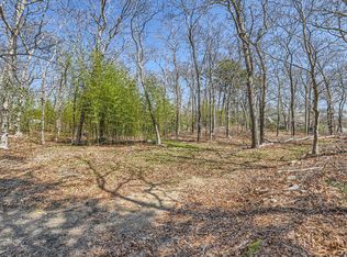 517 Edgartown Rd, Vineyard Haven, MA 02568