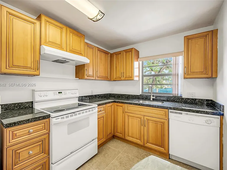 7757 SW 86th St #C-213 — Photo 11