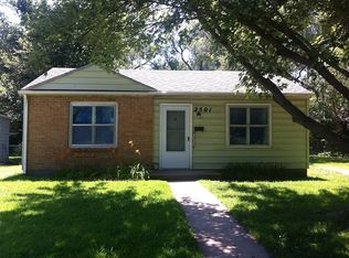 2501 SW Edgewater Ter, Topeka, KS 66614