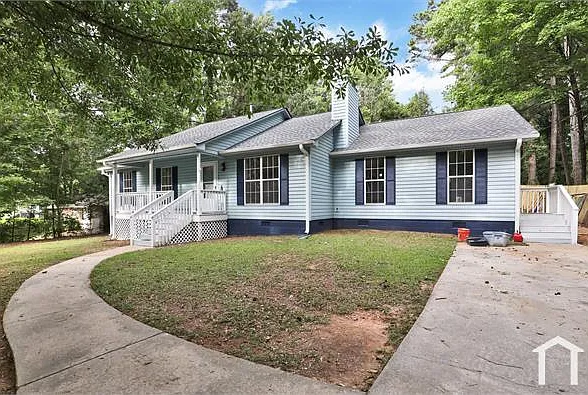 4 bed, $2,100 — Photo 2