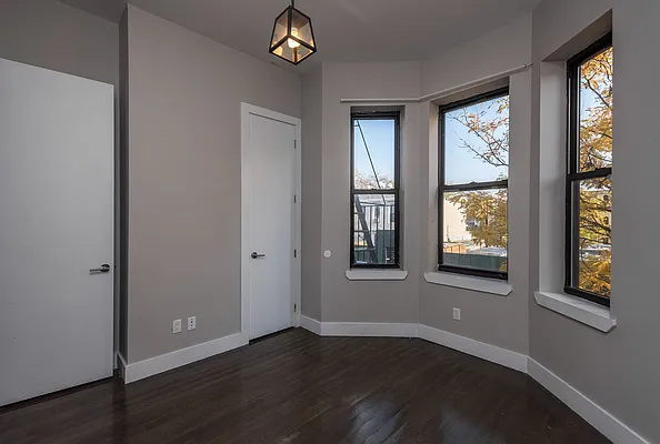 Rented by Nooklyn NYC LLC | media 46