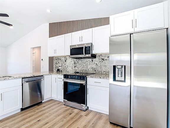 3rd image of 2565 Englewood Road