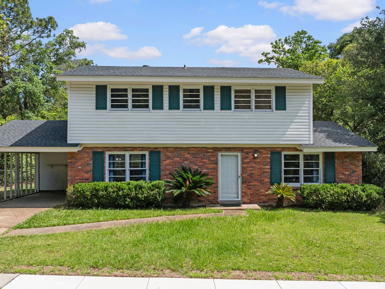 3 bed, 2.5 bath, 2115 sqft, $1,900 — Photo 1