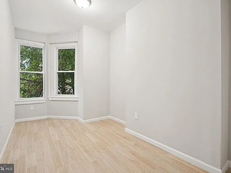 1009 W Main St — Photo 7