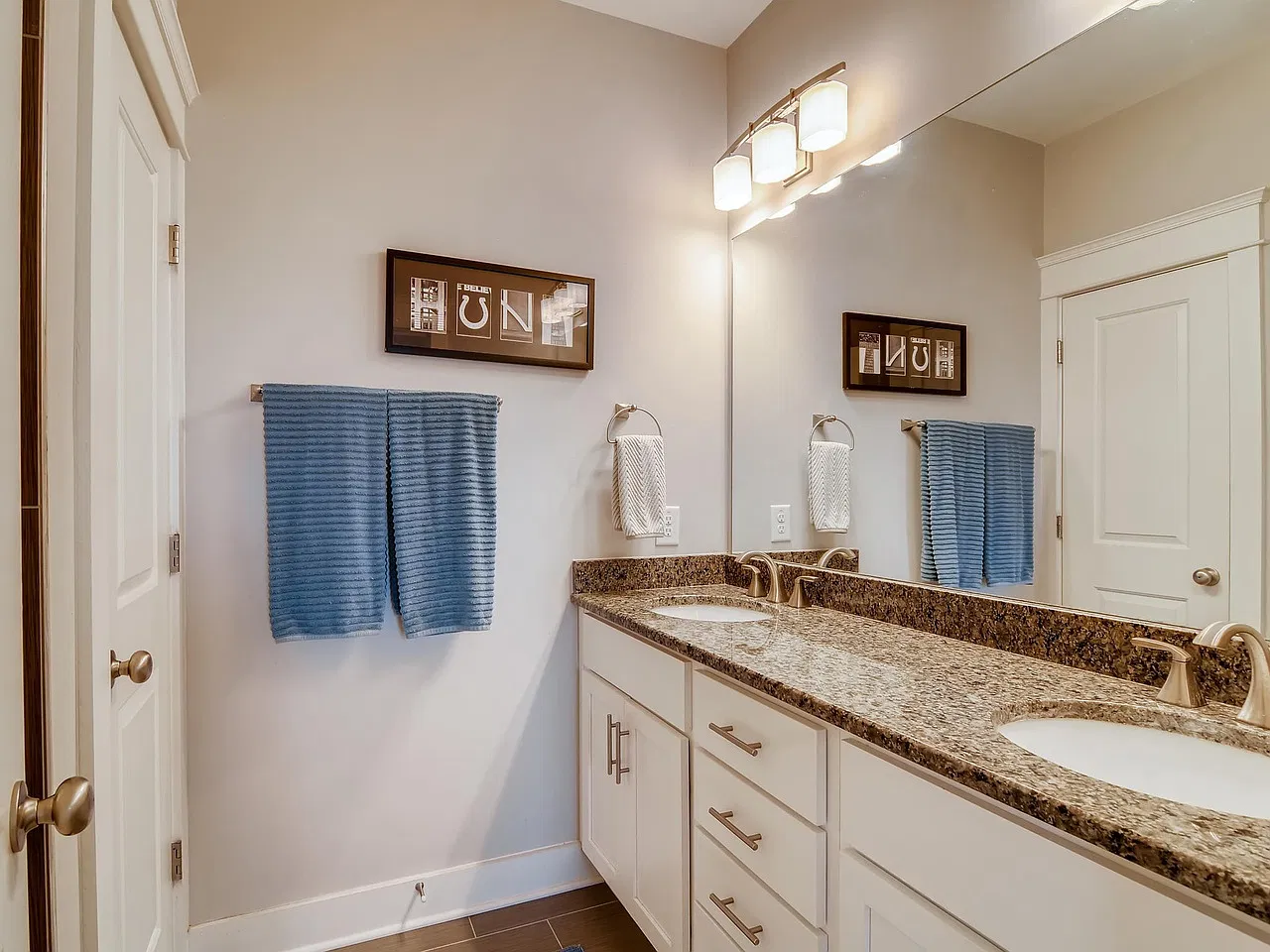 2 bed, 2.5 bath, 1266 sqft, $2,350 — Photo 3