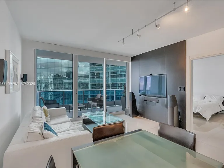 200 Biscayne Boulevard Way #3911 — Photo 2