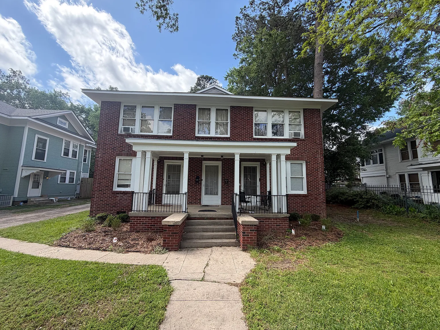 1 bed, 900 sqft, $700 — Photo 1
