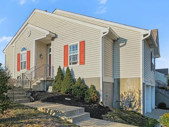 686 Stable Gate Ln, Florence, KY 41042