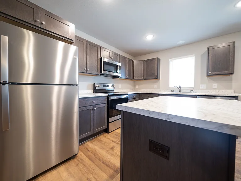 568 4th Circle Dr SE — Photo 5