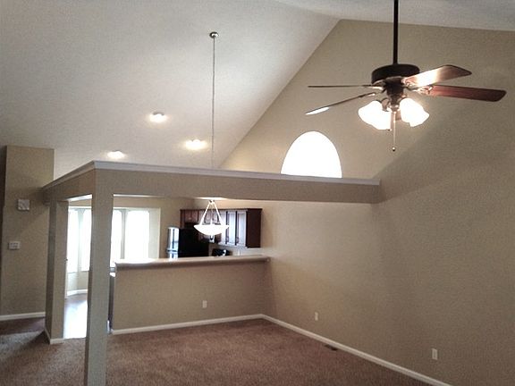 4th image of 12 Ascot Glen Dr