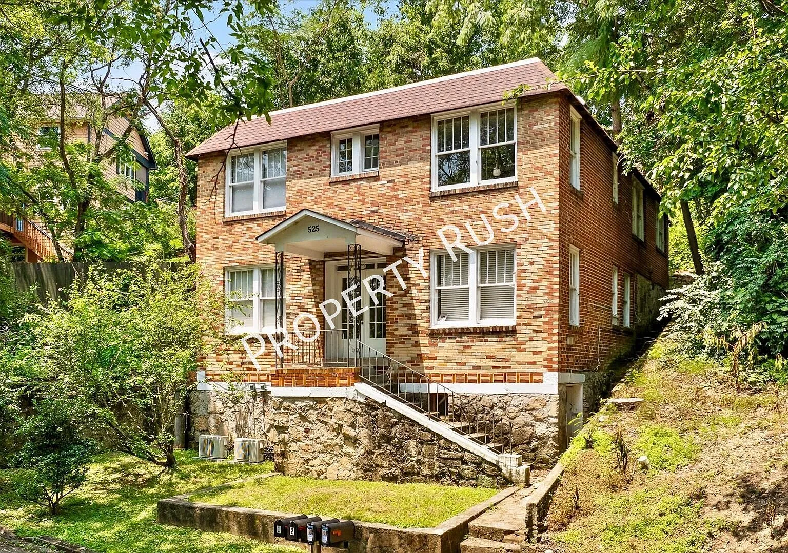 525 E Manning St — Photo 2