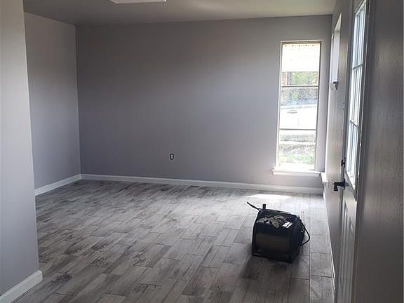5th image of 115 Vista Dr