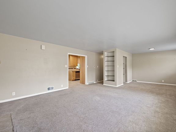 4th image of 4112 S Olympic Way