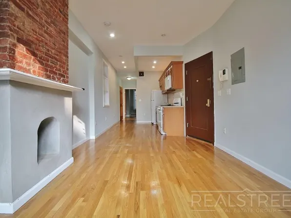 479 Hicks Street image 1 of 5