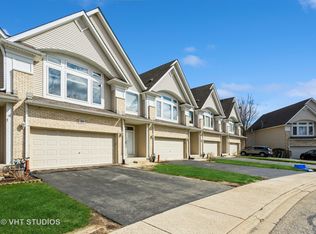 393 Aaron Ln, Bolingbrook, IL