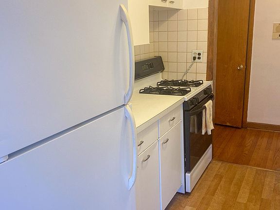 2nd image of 3852 N Elston Ave #1