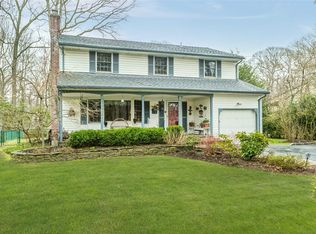 34 Highwood Dr, Northport, NY 11768