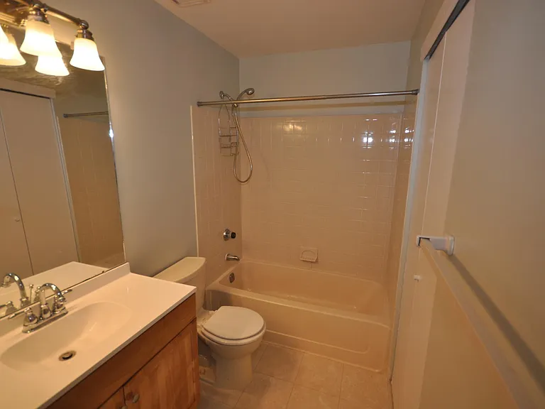 8020 Tamarron Dr — Photo 21