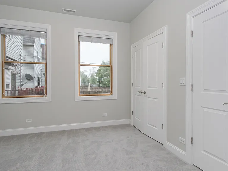 3862 S Lake Park Ave #1S — Photo 10