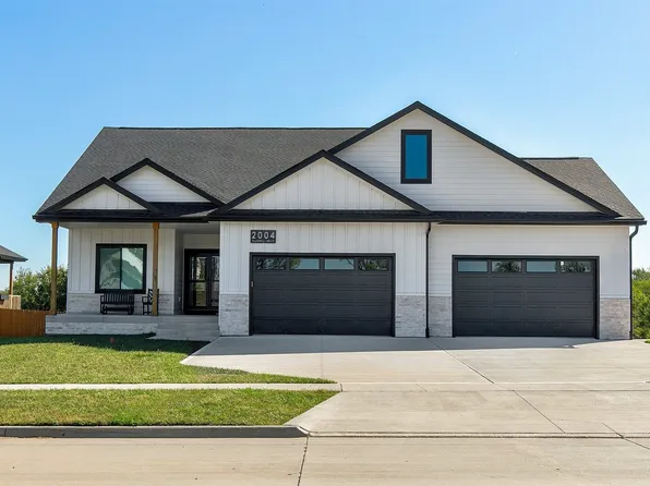 2004 Bluebell Dr, Norwalk, IA 50211