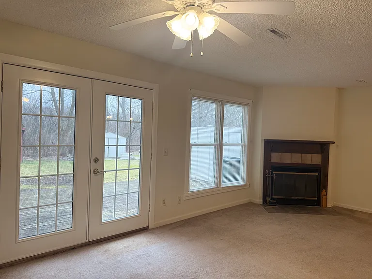 92 Westchester Dr — Photo 13