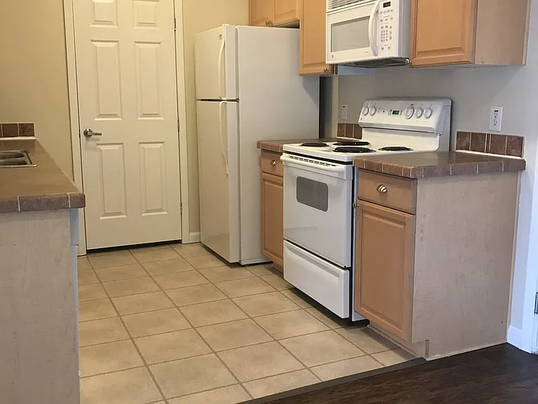 563 Van Buren Rd — Photo 6