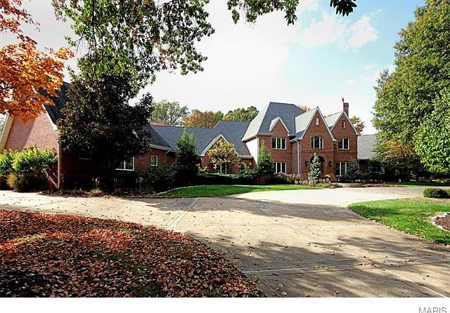 1st image of 8 Huntleigh Woods Dr