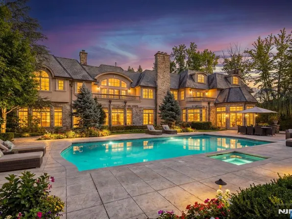 11 Elden Dr, Saddle River, NJ 07458