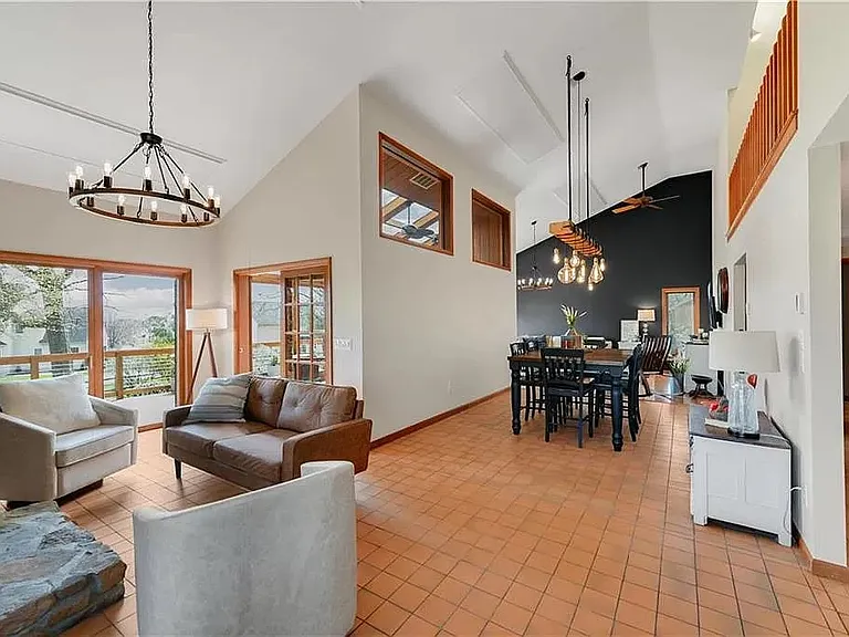 5218 Foxcroft Dr — Photo 15