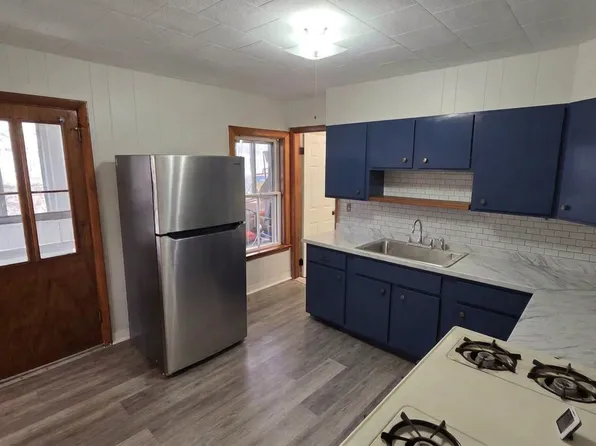 96 Hazel St APT 3L, Fitchburg, MA 01420