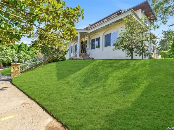 34 North Drive, Malba, NY 11357