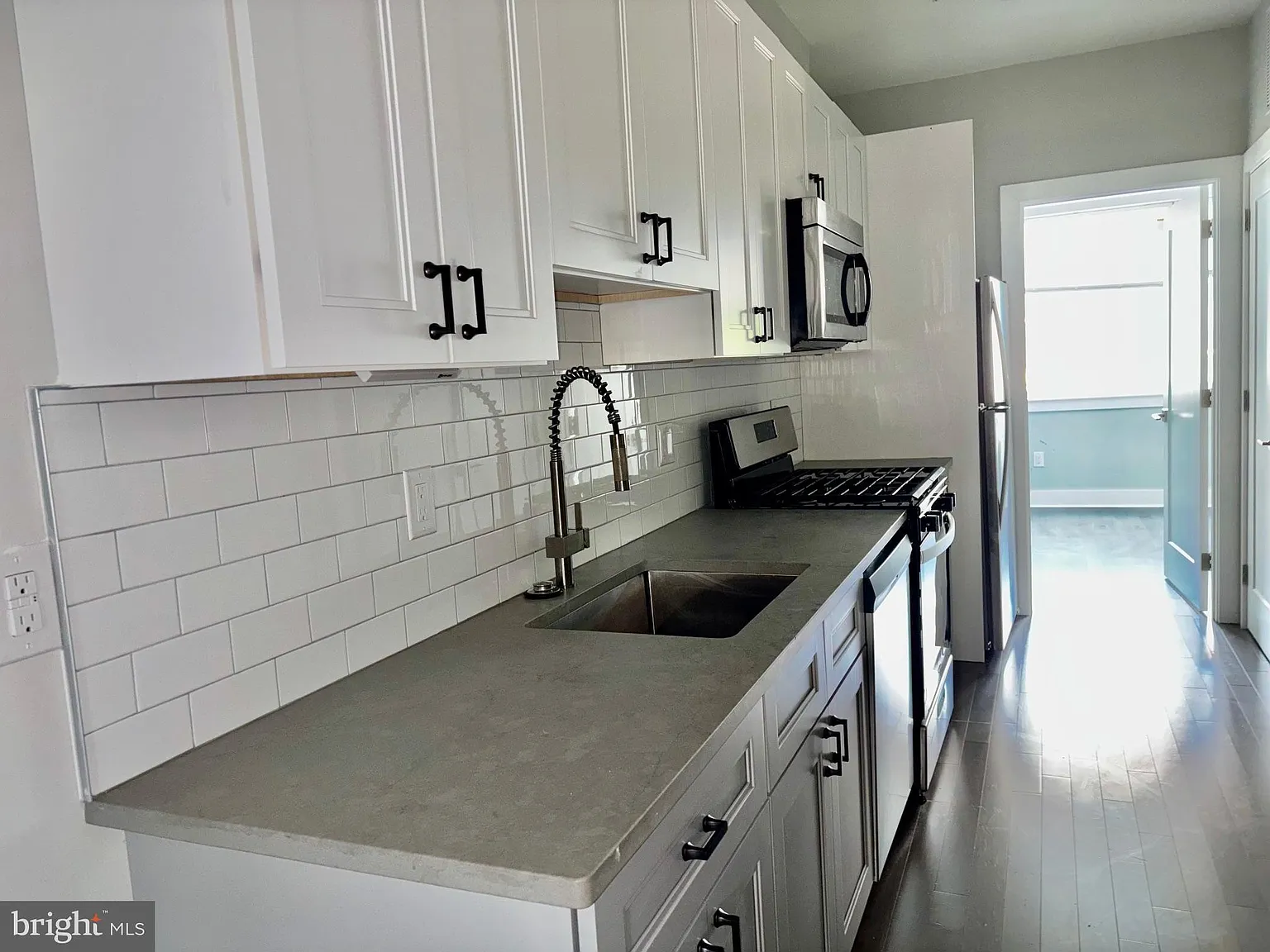 2 bed, 7214 sqft, $1,500 — Photo 2