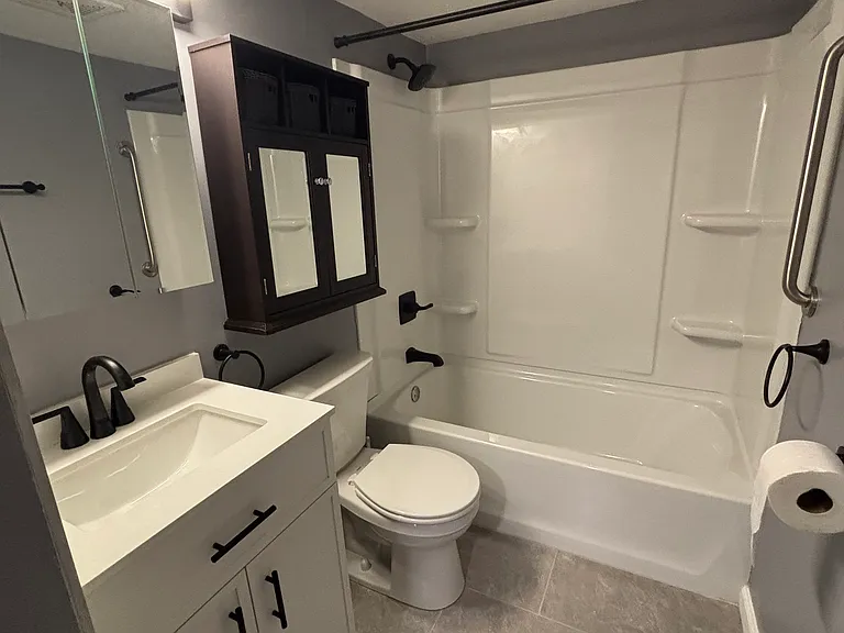 1717 Chester Rd #5 — Photo 6